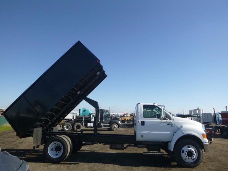 2013-ford-f650-image-9