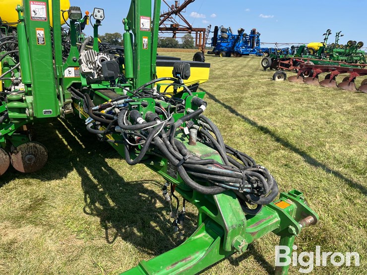 2011-john-deere-1770-image-11