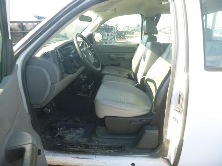 2009-chevrolet-2500-image-9