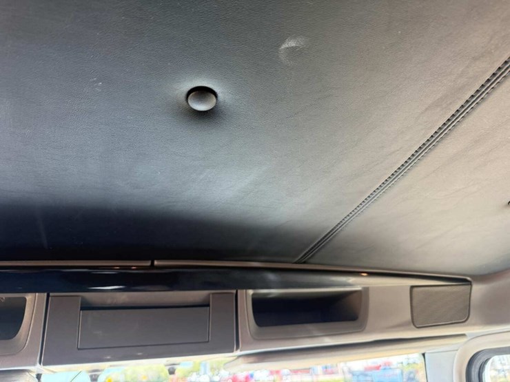 2018-kenworth-t800-image-35