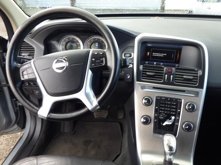 2013-volvo-xc60-image-9