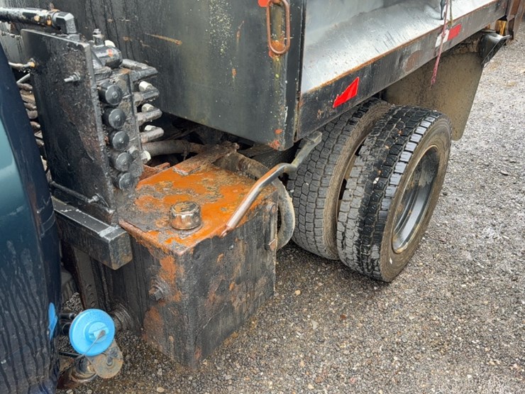 dodge-ram-5500-image-14