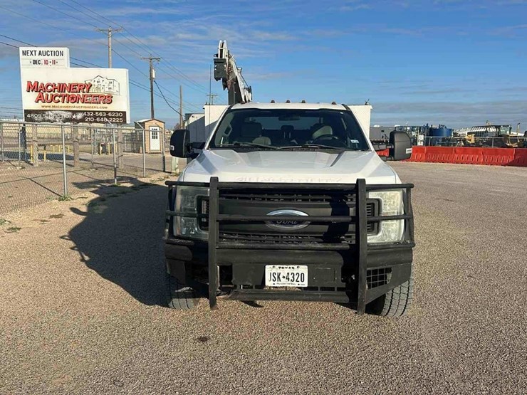 2017-ford-f550-image-2