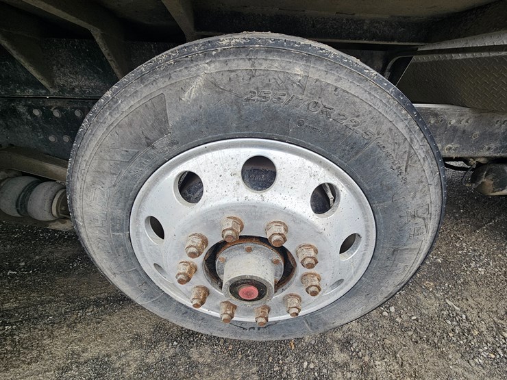 freightliner-columbia-120-image-120