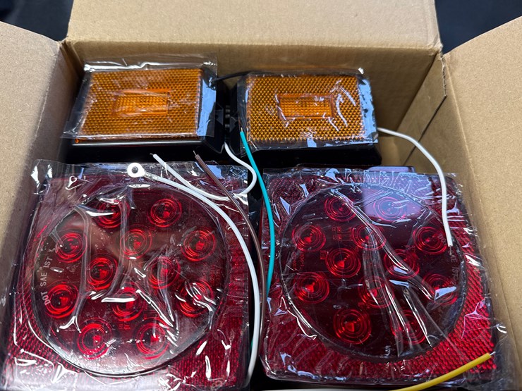 #3066-•-led-trailer-light-kit-image-1