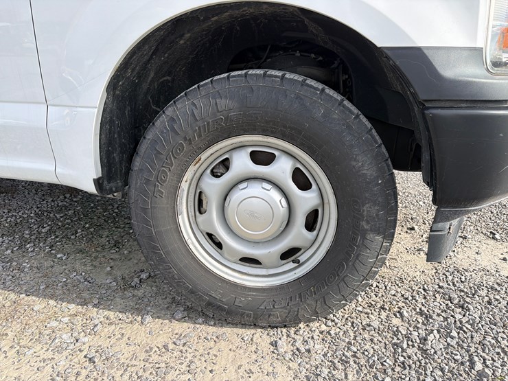 2019-ford-f150-xl-image-11