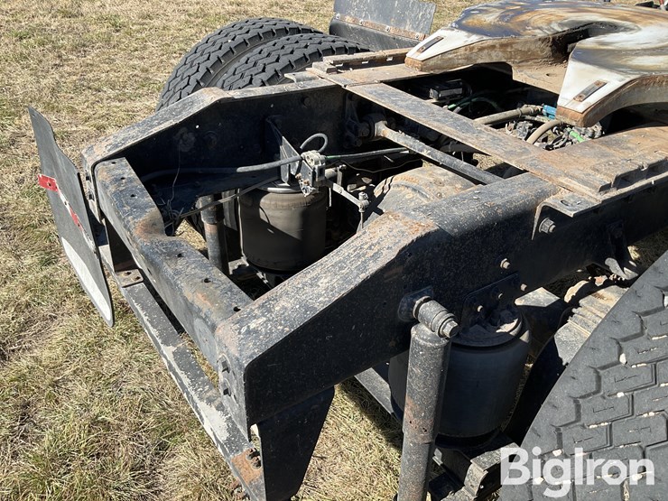 1996-international-8100-image-18