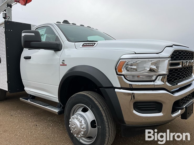 2024-ram-5500-heavy-duty-4x4-service-truck-w/tiger-crane-image-10