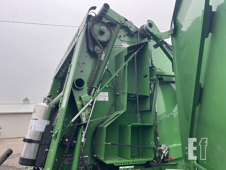 2022-john-deere-560m-image-9