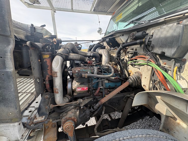 2002-international-4700-image-21