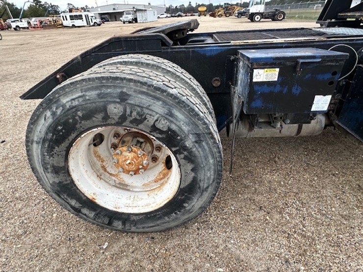 2004-capacity-tj7000-image-26