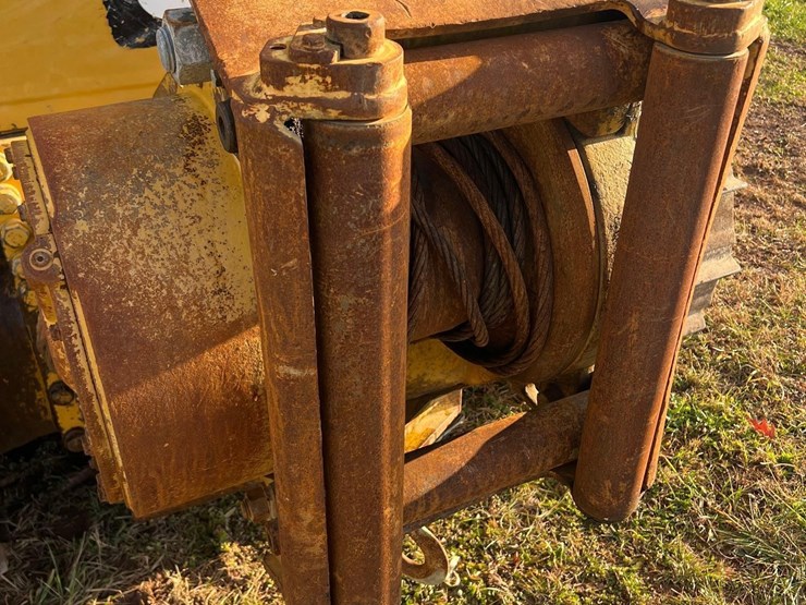 2015-caterpillar-d5k2-lgp-image-13