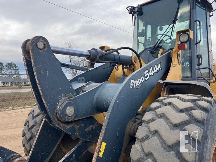 2011-deere-544k-image-16