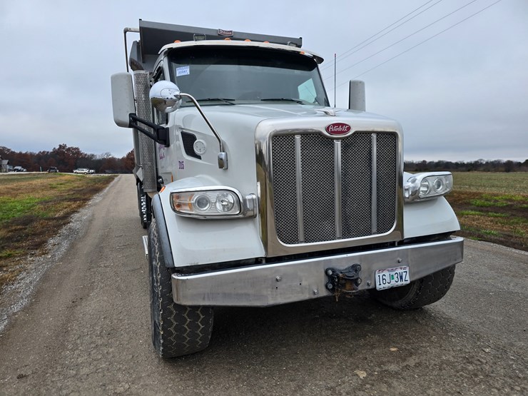 2020-peterbilt-567-image-51