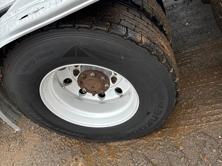 2015-kenworth-t880-image-16