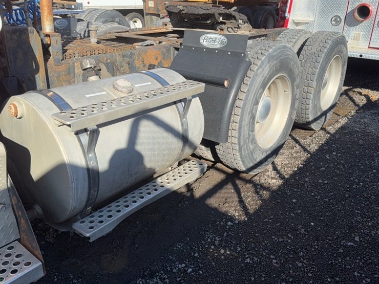 2008-kenworth-t800-image-11