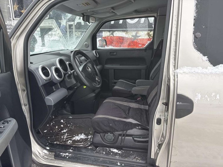 2004-honda-element-image-13