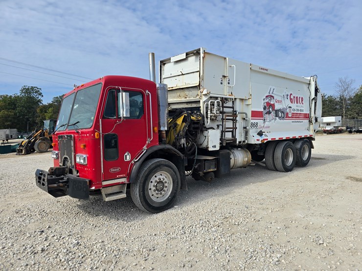 2003-peterbilt-320-image-5