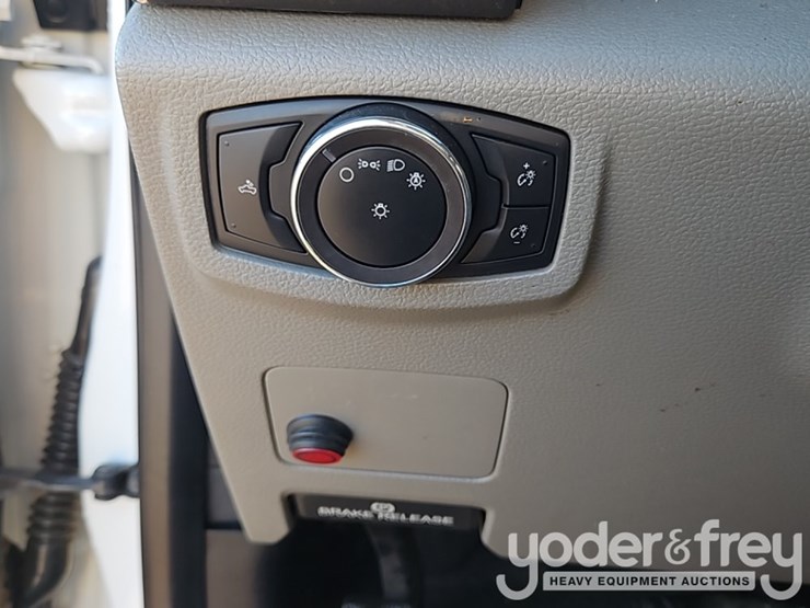 ford-f350-xl-image-33