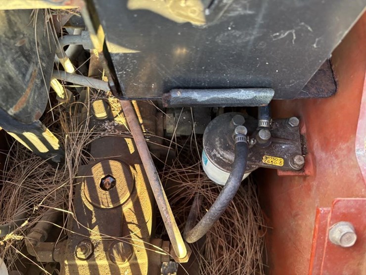 2006-ditch-witch-sk650-image-16