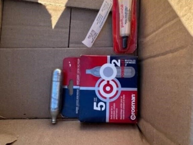 cap-chur-dart-gun,-c02-cartridges,-syringes-image-4
