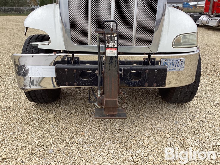 peterbilt-335-image-10