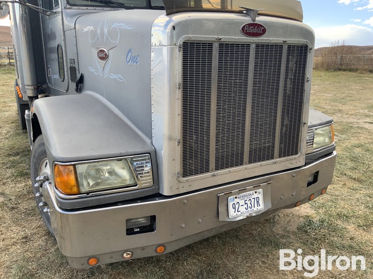 peterbilt-377-image-14