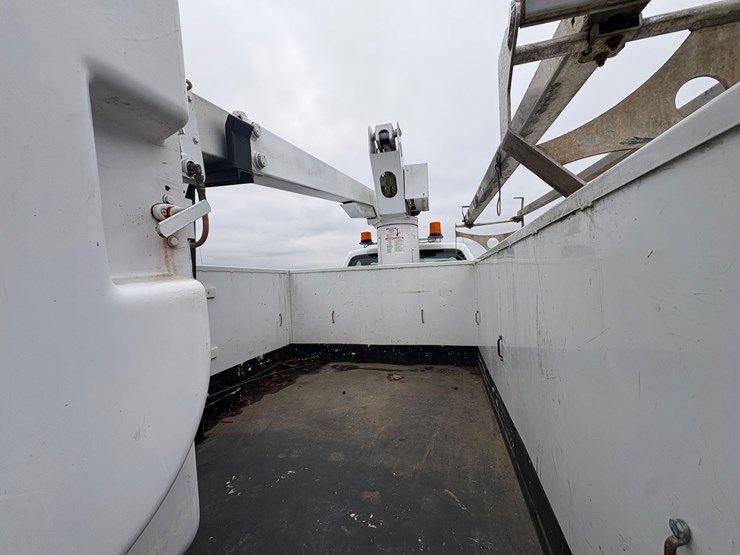 ford-f450-xl-image-10