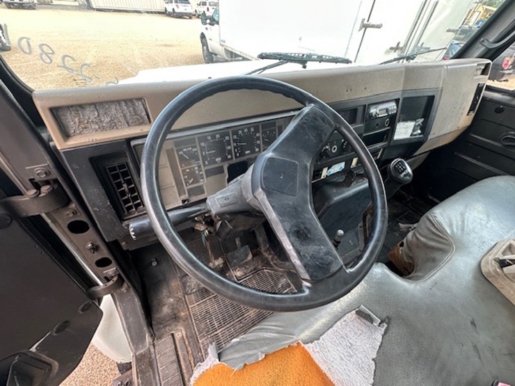 1994-international-4700-image-27