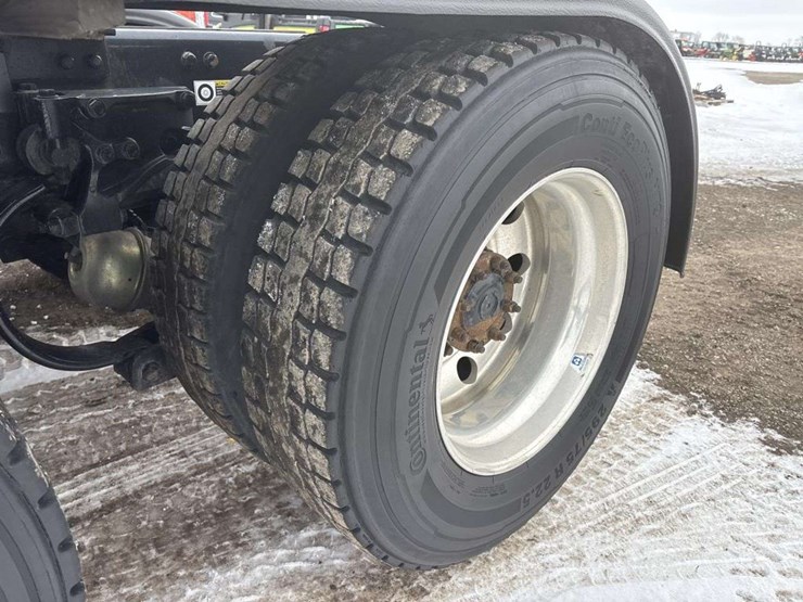 2018-kenworth-t680-image-10