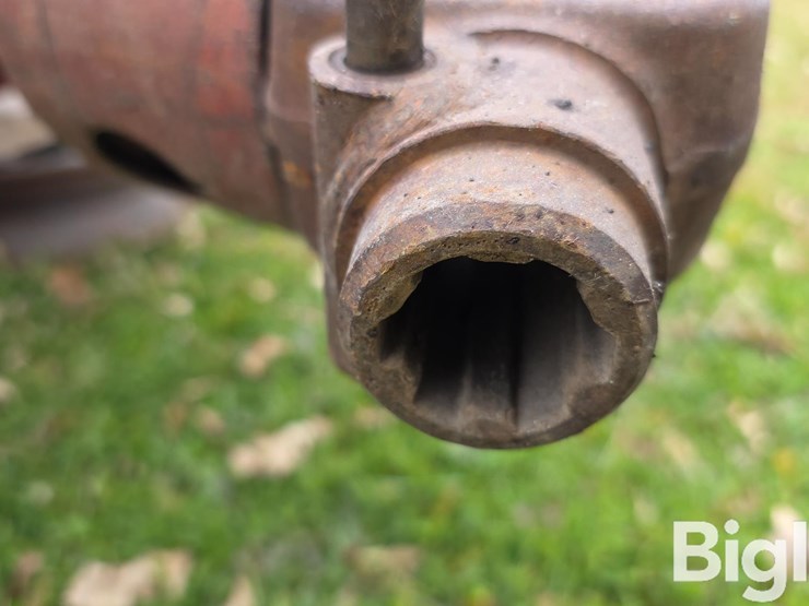 loftness-3-pt-snow-blower-attachment-image-9