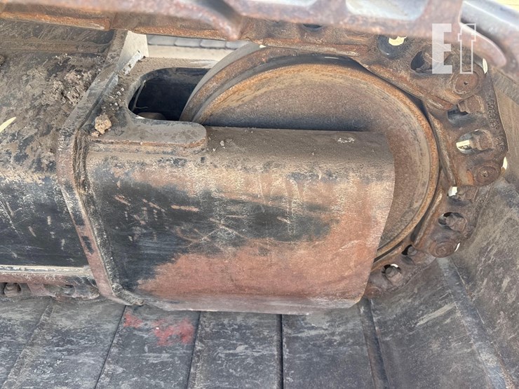 2019-caterpillar-326fl-image-14