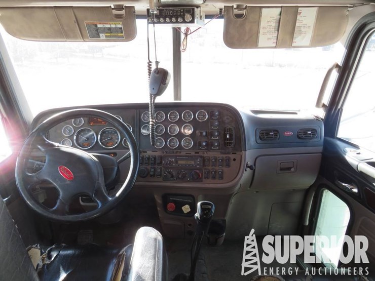 2014-peterbilt-388-image-12