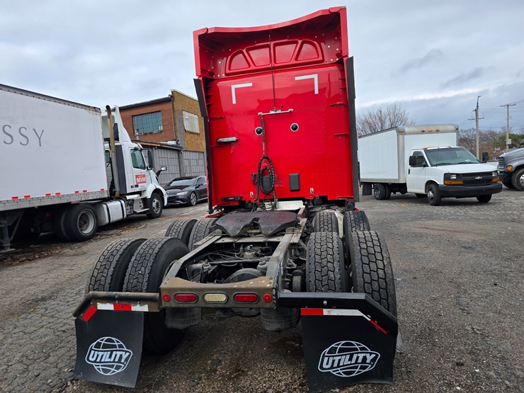 2017-peterbilt-579-image-23