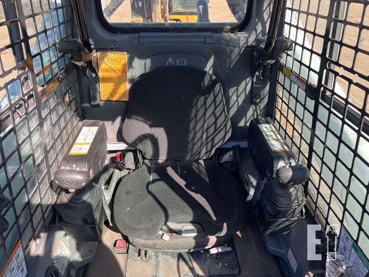 2023-bobcat-t770-image-18