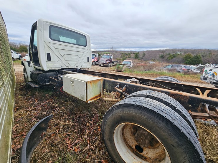 2004-international-durastar-4300-image-10