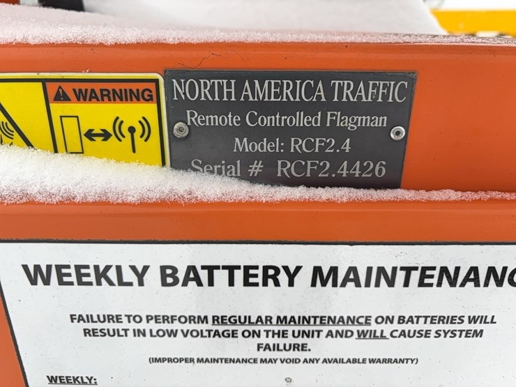 north-america-traffic-rcf2.4-remote-controlled-flagman-portable-traffic-signal-sn:rcf3.442-image-4