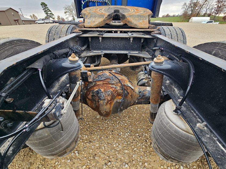 peterbilt-579-image-84