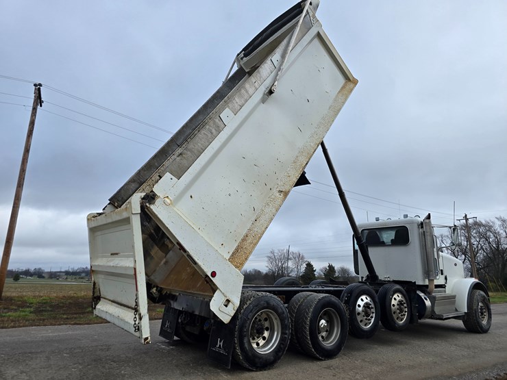 peterbilt-367-image-67