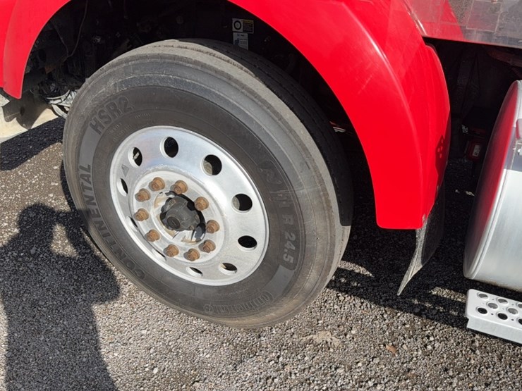 2014-kenworth-t800-image-12