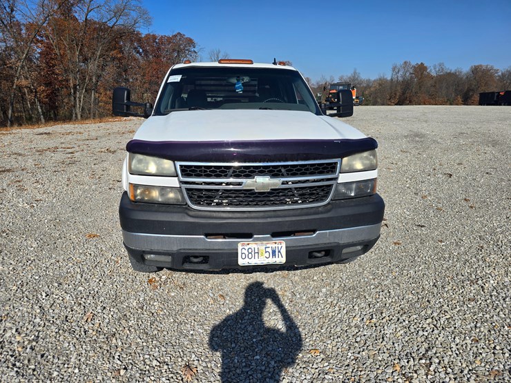 chevrolet-silverado-3500-image-44