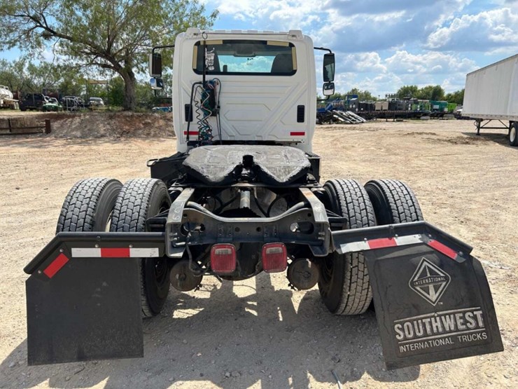 international-durastar-4400-image-9