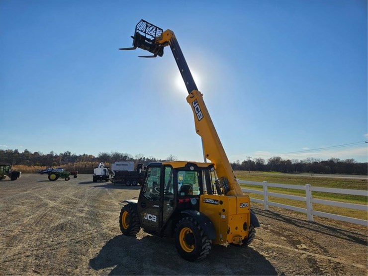 jcb-525-60-image-10