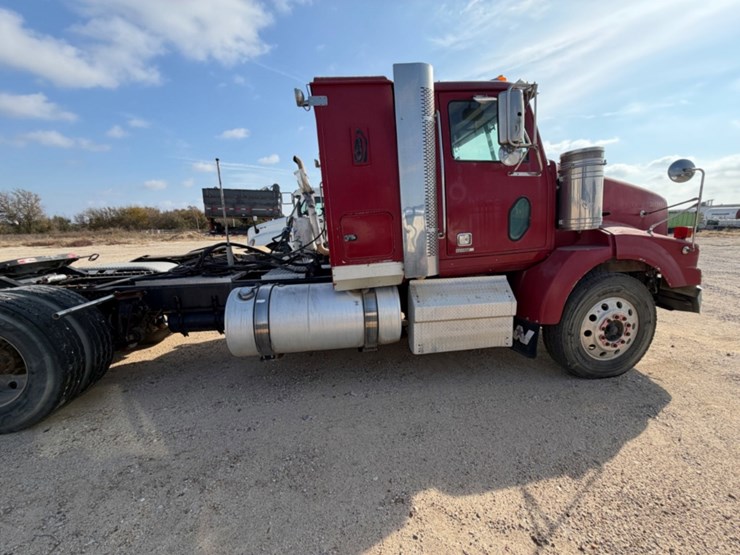 2015-western-star-4900ex-image-4