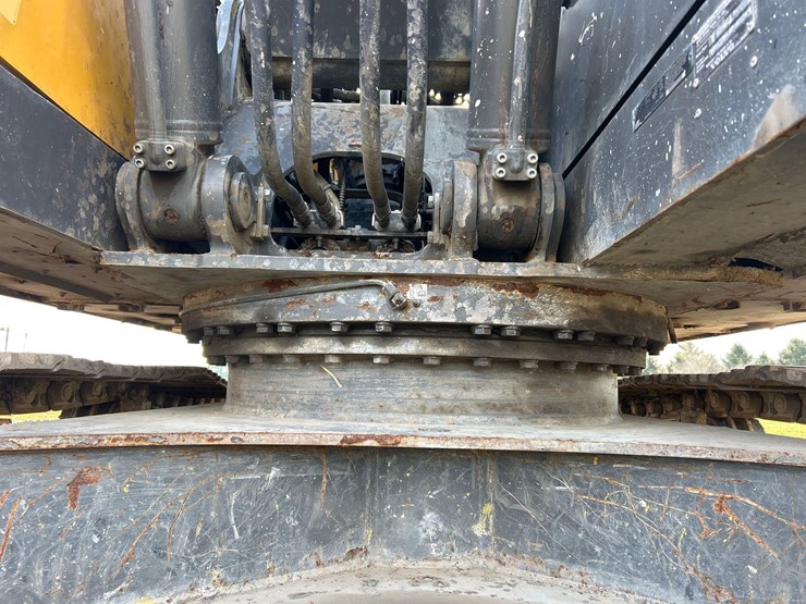 volvo-ec220el-image-10