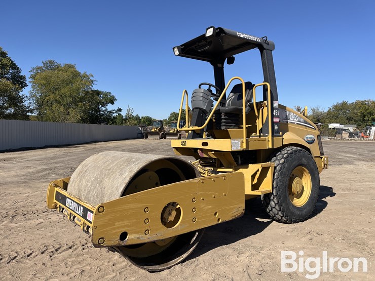 caterpillar-cs-423e-image-1