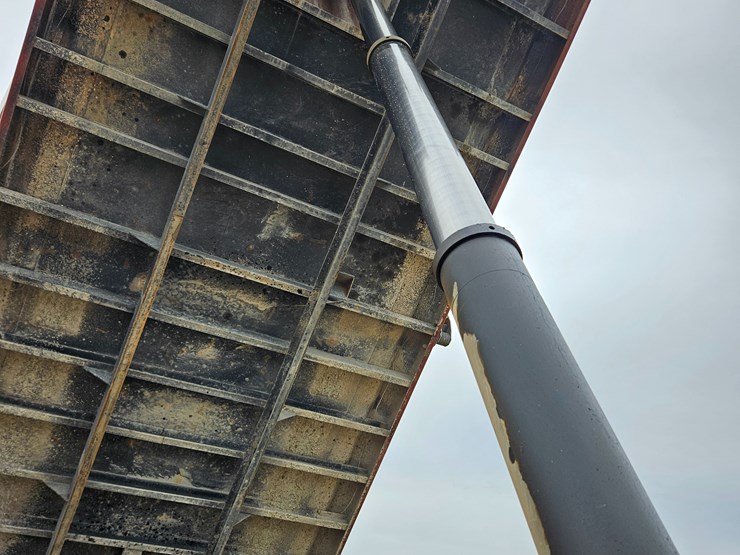 freightliner-122sd-image-40