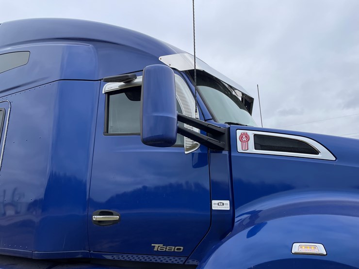 kenworth-t680-image-33