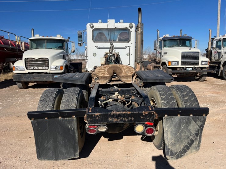 2012-peterbilt-367-image-6