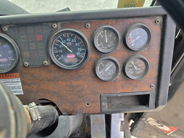 2003-peterbilt-320-image-59
